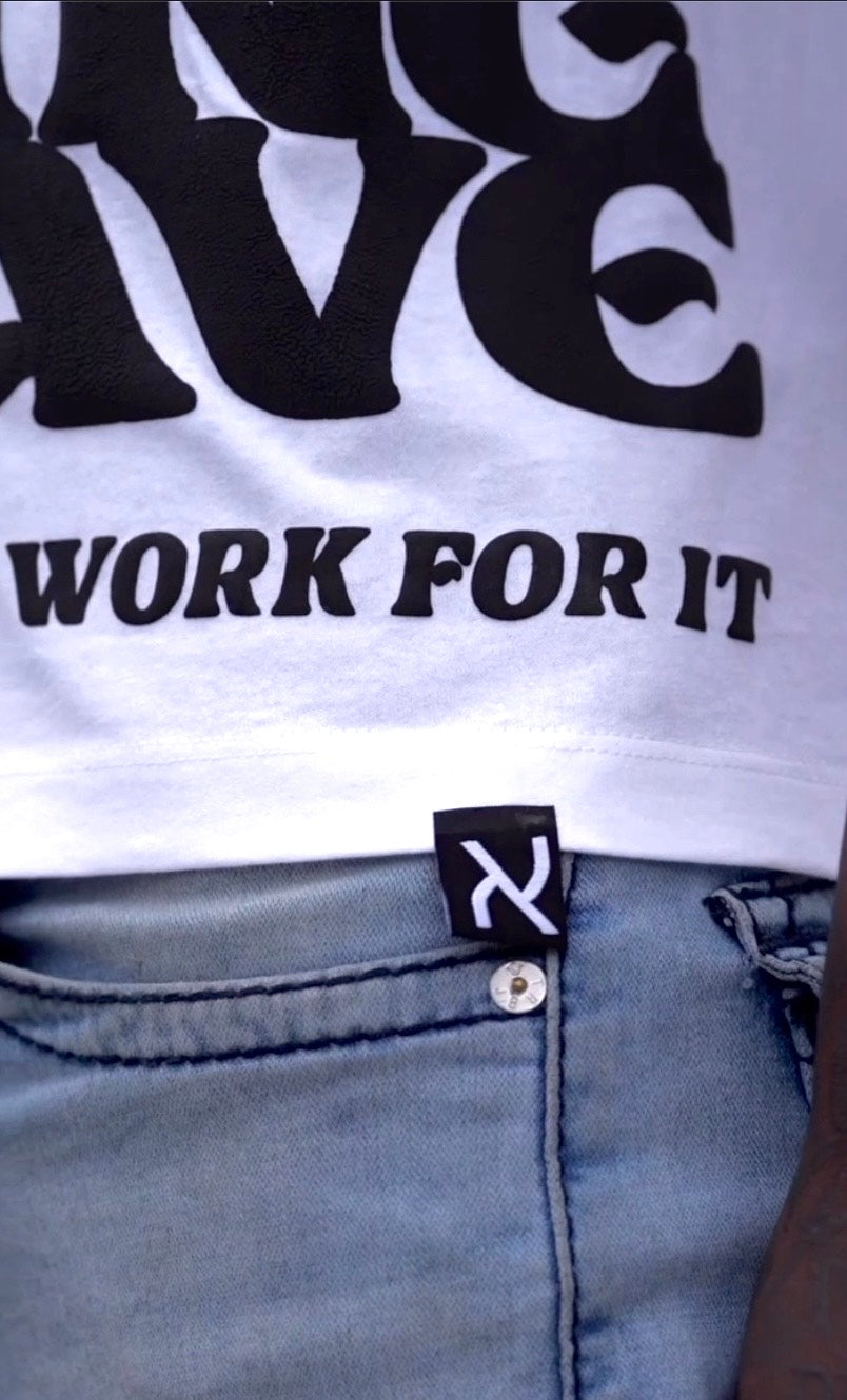 NO ONE'S COMING BOX TEE image 3