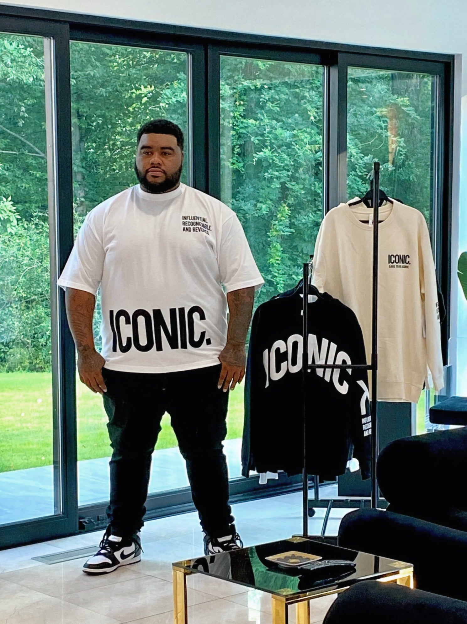 ICONIC BOX TEE image 2